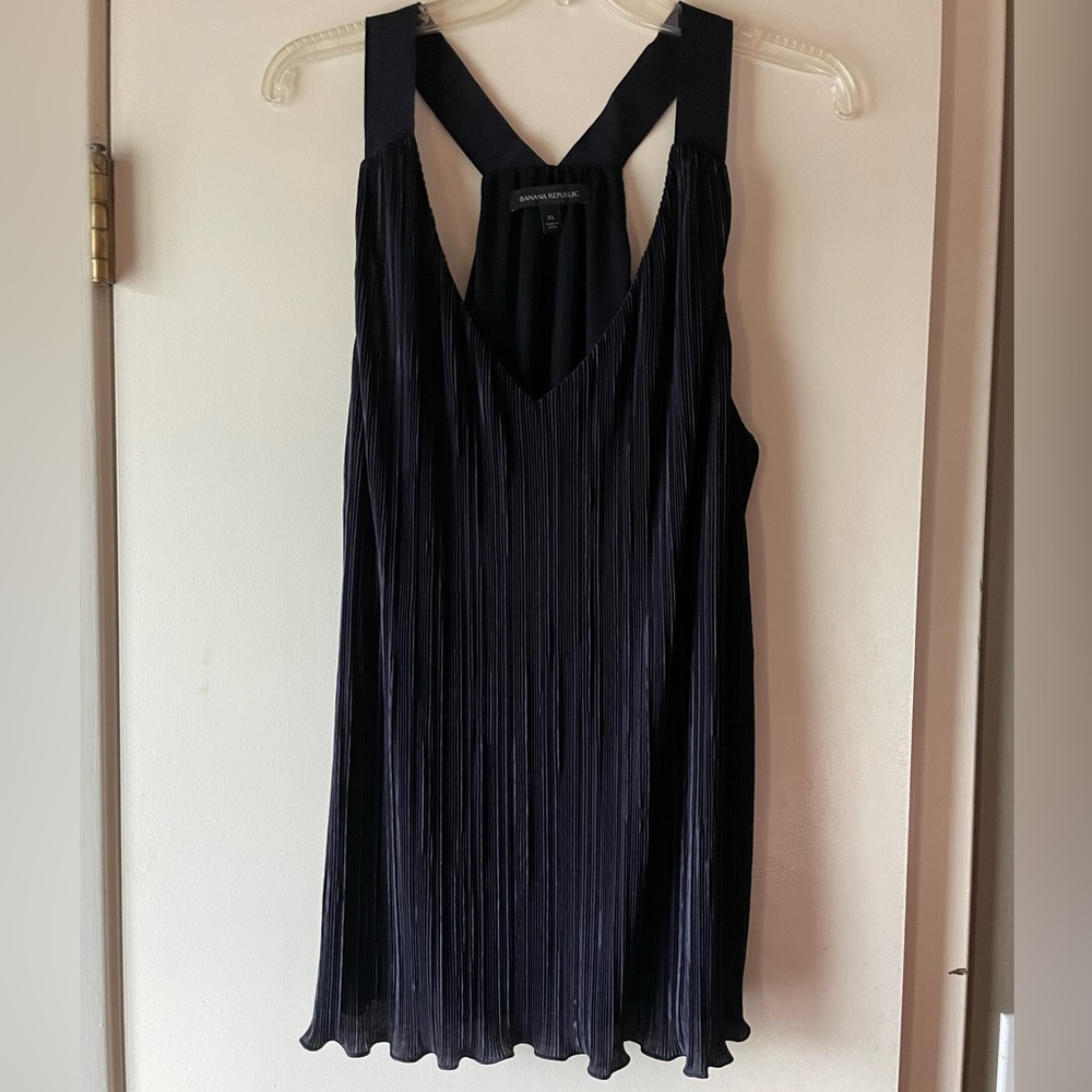 Banana Republic sleeveless shirt